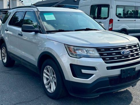 Used 2017 Ford Explorer 4WD image 4