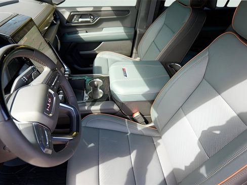 New 2026 GMC Yukon XL AT4 w/ AT4 Premium Plus Package image 9