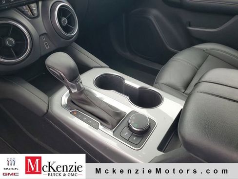 Used 2021 Chevrolet Blazer LT FWD image 19