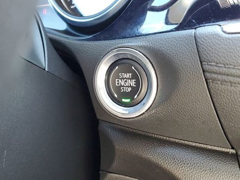 Used 2022 Buick Encore GX Preferred w/ Cold Weather Comfort Package FWD image 32