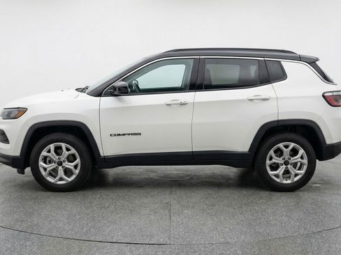 Used 2025 Jeep Compass Latitude image 5