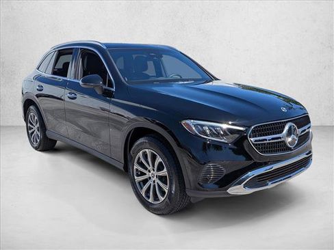 Used 2026 Mercedes-Benz GLC 300 image 3