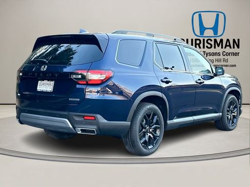 New 2025 Honda Pilot Touring image 3