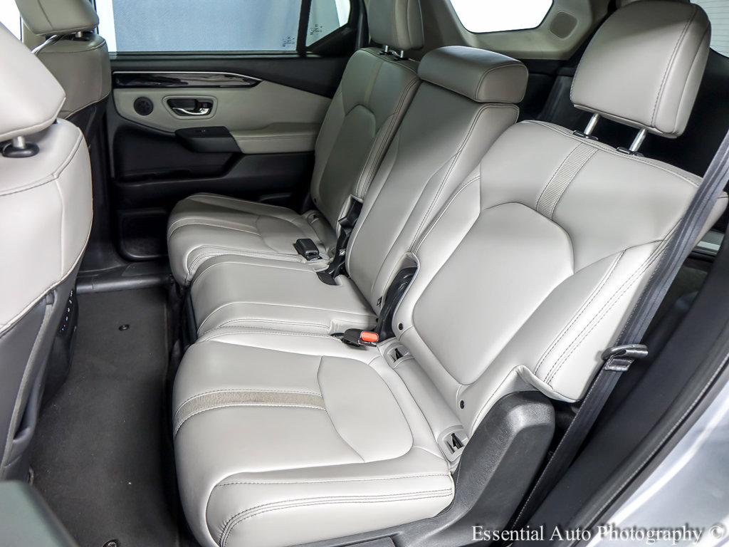 Used 2023 Honda Pilot Touring image 11