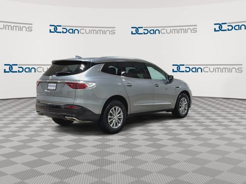 Used 2023 Buick Enclave Essence FWD image 8