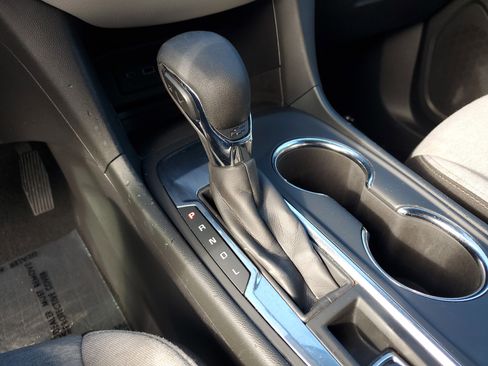 Used 2023 Chevrolet Equinox LS image 25