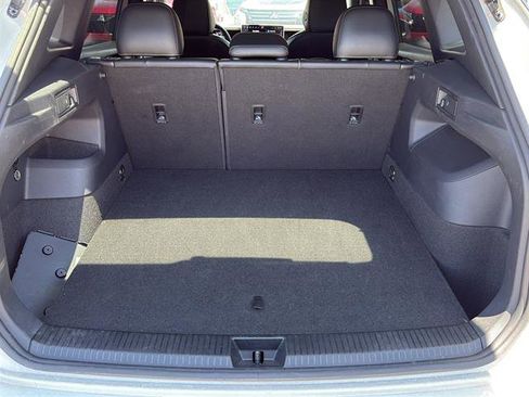 Certified 2025 Volkswagen Tiguan SE R-Line AWD/4WD image 18
