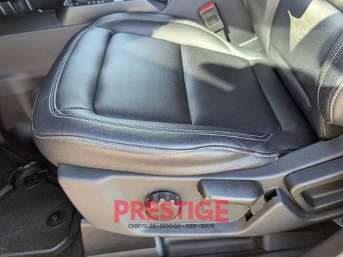 Used 2025 Ford Bronco Badlands image 25