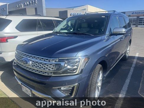 Used 2018 Ford Expedition Platinum image 2