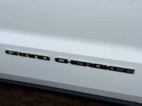 Used 2018 Jeep Grand Cherokee Limited RWD image 5