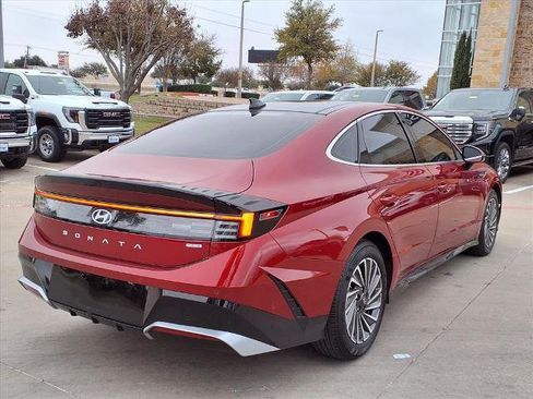 Used 2025 Hyundai Sonata Limited image 3