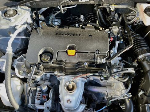 Used 2025 Honda HR-V Sport image 29