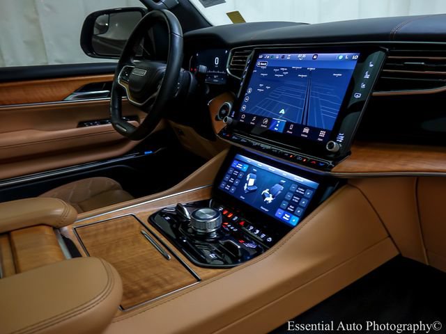 Used 2022 Jeep Grand Wagoneer Series III AWD/4WD image 33