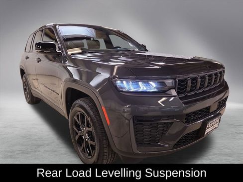 New 2026 Jeep Grand Cherokee Laredo image 4