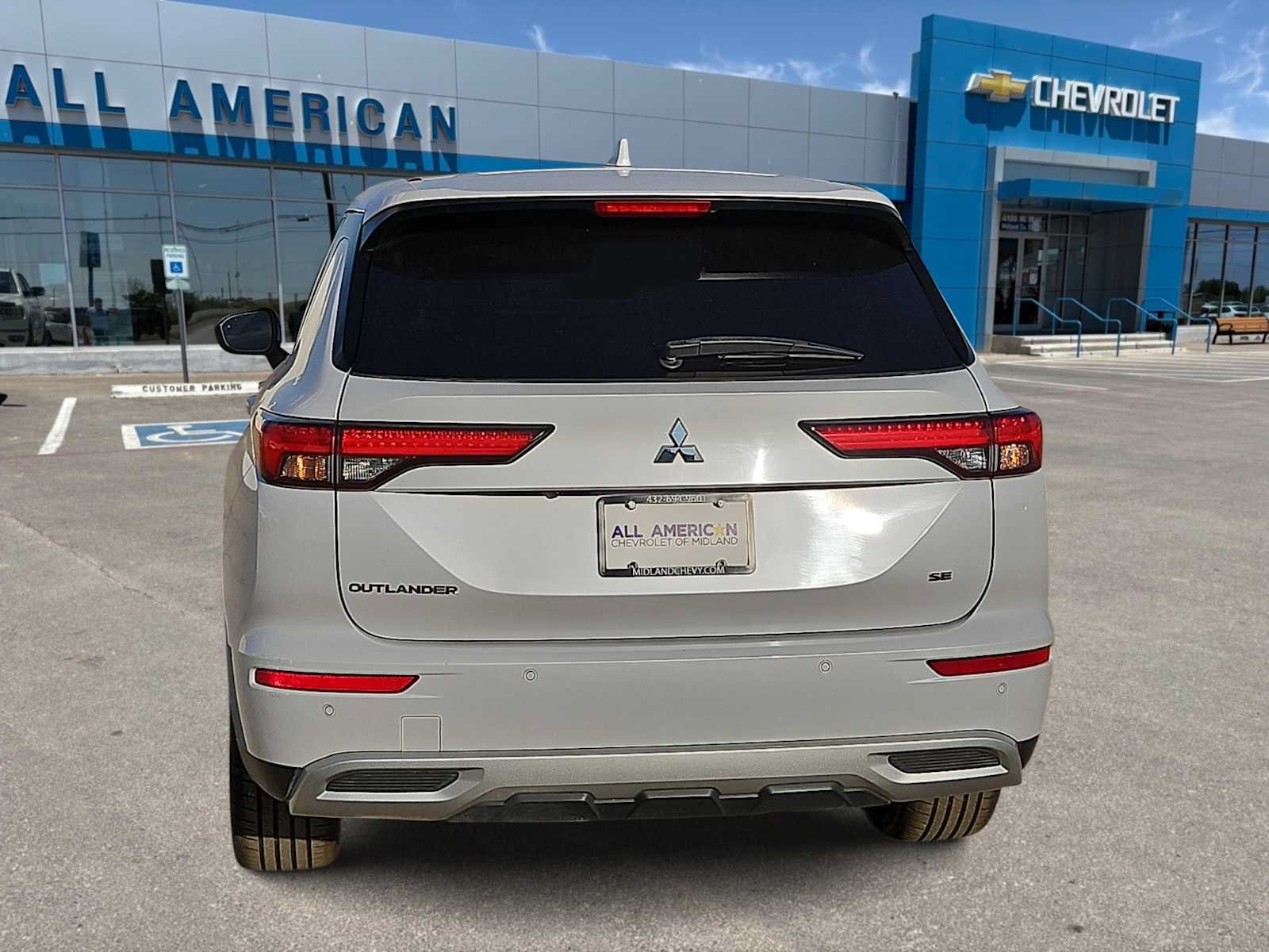 Used 2023 Mitsubishi Outlander SE FWD image 7