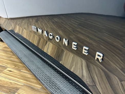 Certified 2024 Jeep Wagoneer Series II w/ Flexible Seating Group AWD/4WD image 45