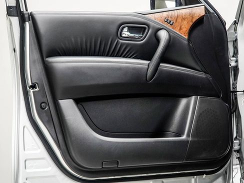 Used 2024 Nissan Armada SL image 34