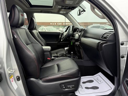 Used 2018 Toyota 4Runner SR5 image 11