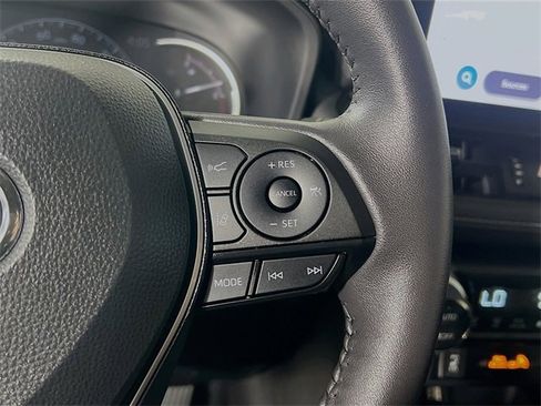 Used 2023 Toyota RAV4 XLE Premium image 17