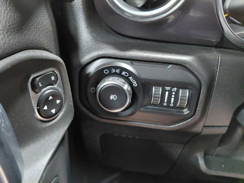 Used 2021 Jeep Wrangler Unlimited Sahara AWD/4WD image 46