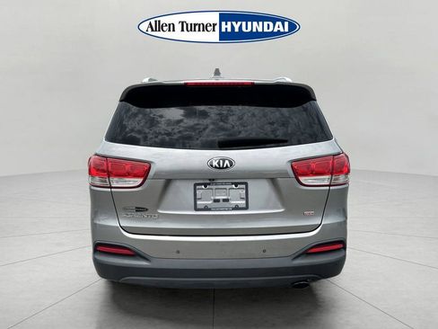 Used 2017 Kia Sorento FWD w/ LX Convenience Package image 7