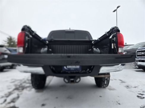 Used 2022 Toyota Tacoma SR5 image 33