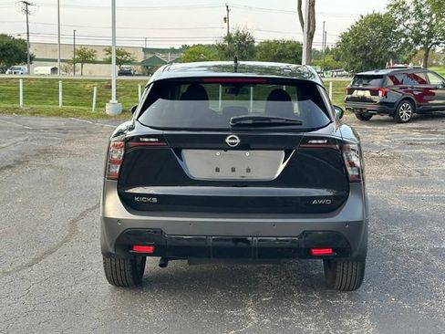 Used 2025 Nissan Kicks SV AWD/4WD image 5
