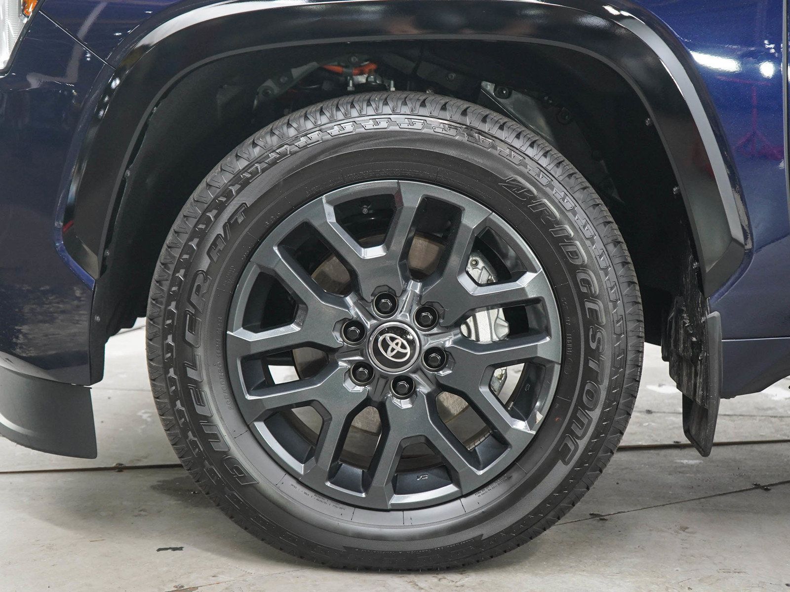 Used 2026 Toyota Sequoia Platinum AWD/4WD image 31