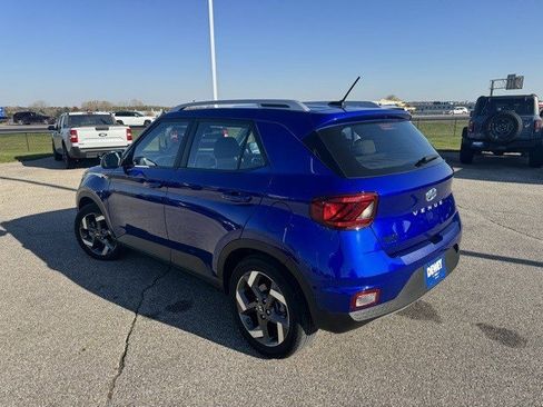 Used 2024 Hyundai Venue SEL image 6
