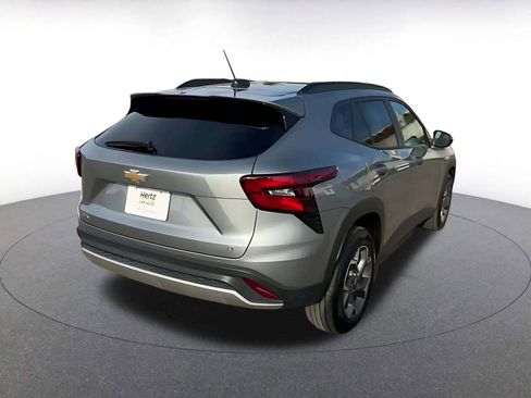 Used 2025 Chevrolet Trax LT image 15