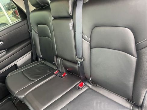 Used 2025 Nissan Pathfinder SL FWD image 20