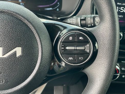 Used 2023 Kia Soul S FWD image 15
