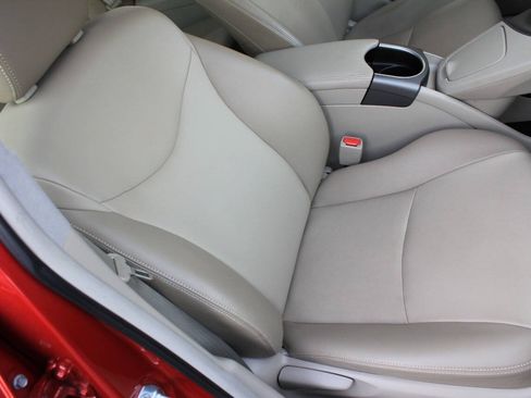 Used 2014 Toyota Prius Four FWD image 17