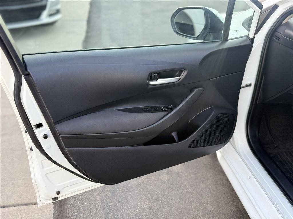 Used 2021 Toyota Corolla LE FWD image 10