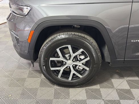 New 2025 Jeep Grand Cherokee Limited w/ Luxury Tech Group II image 12