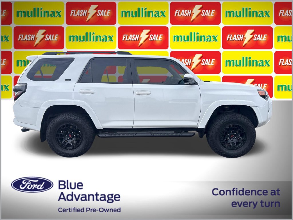 Used 2019 Toyota 4Runner SR5 Premium AWD/4WD image 2