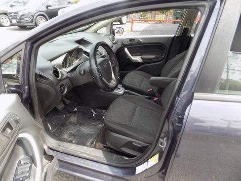 Used 2013 Ford Fiesta SE FWD image 9