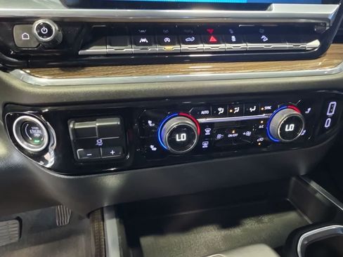 Used 2025 Chevrolet Silverado 1500 LT Trail Boss w/ LPO, Dark Essentials Package AWD/4WD image 24