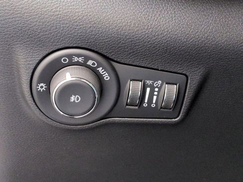 New 2026 Jeep Compass Limited image 16