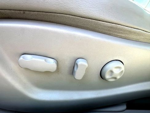 Used 2006 Cadillac DTS w/ Sun And Sound Package image 13