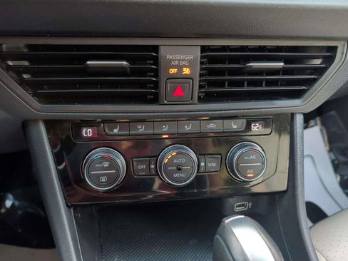 Used 2019 Volkswagen Jetta R-Line image 14