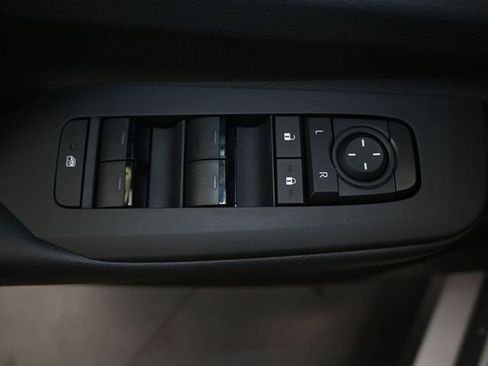 New 2026 Toyota Prius LE image 10