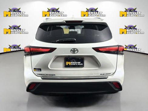 Used 2020 Toyota Highlander XLE AWD/4WD image 6