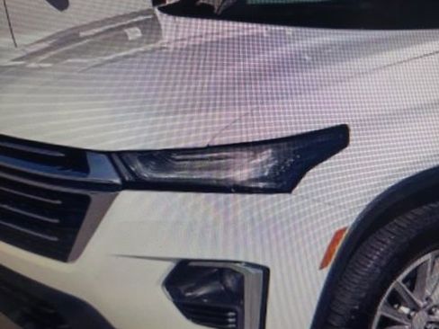 Used 2023 Chevrolet Traverse LT image 19