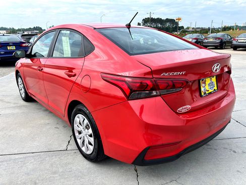 Used 2021 Hyundai Accent SE image 6
