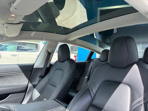 Used 2018 Tesla Model 3 Long Range RWD image 9