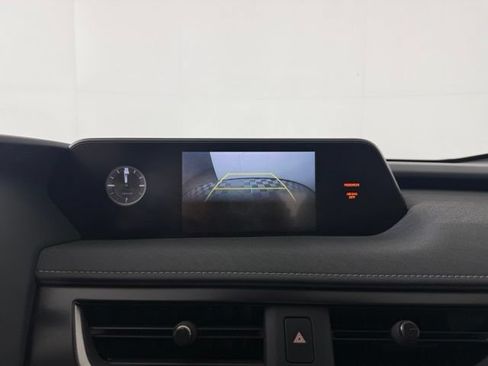 Used 2022 Lexus UX 200 w/ Premium Package FWD image 22
