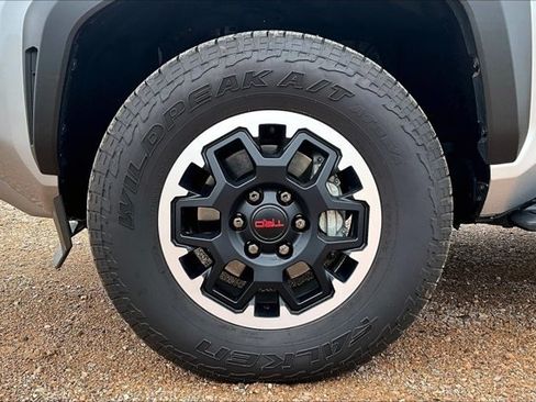 Used 2025 Toyota 4Runner TRD Off-Road AWD/4WD image 31