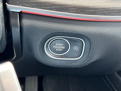 Used 2025 Mercedes-Benz GLS 450 4MATIC image 28