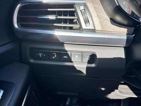 Used 2022 Kia Telluride SX w/ SX Prestige Package image 19